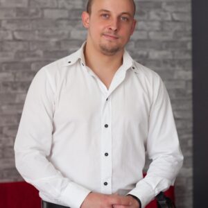 Романюк Романюк